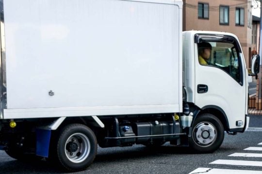 「荷物はある、仕事もある。でも会社が潰れる」 運輸業を襲う“黒字倒産”の皮肉――なぜ需要が「重荷」に変わったのか