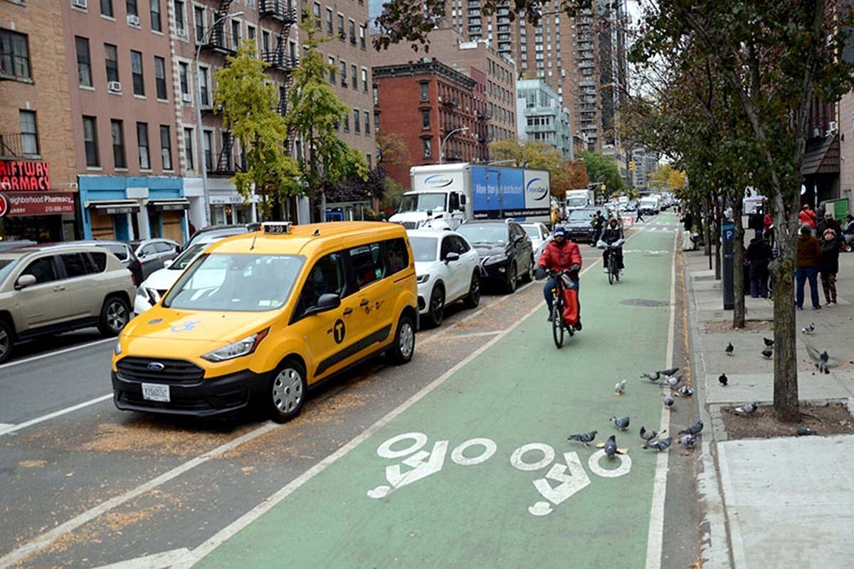NY市内の自転車専用レーン（画像：ニューヨーク市）