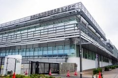 免許更新時に勧誘される「交通安全協会」って何者？ 年会費数百円だけど、入会メリットあるの？ しかも「任意」なのになぜ強制っぽい雰囲気？