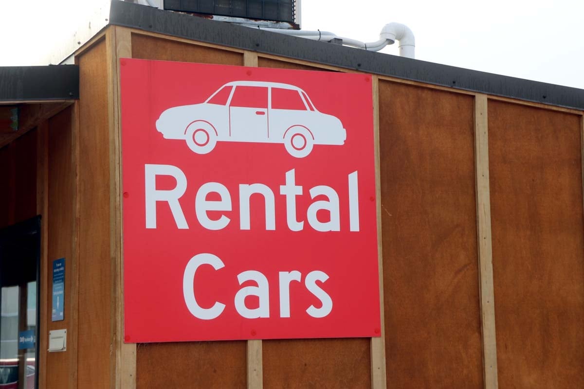 自動車(画像:写真AC)