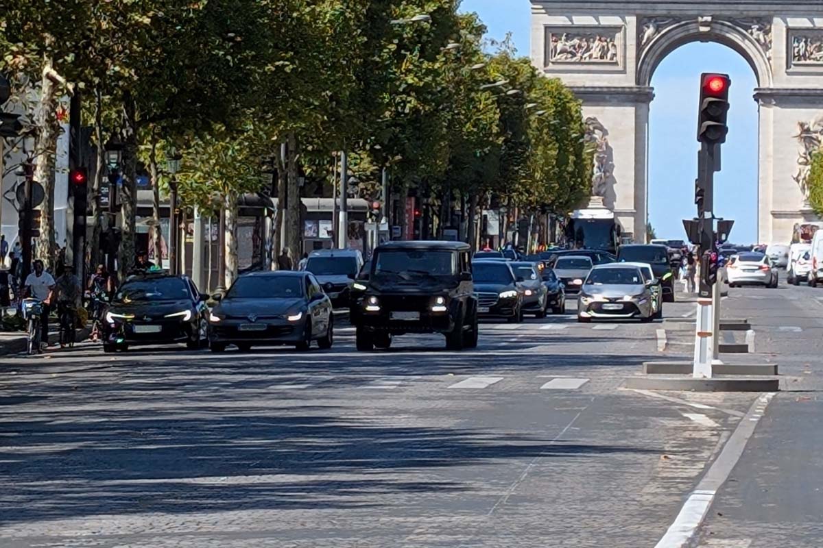 海外運転イメージ（画像：写真AC）