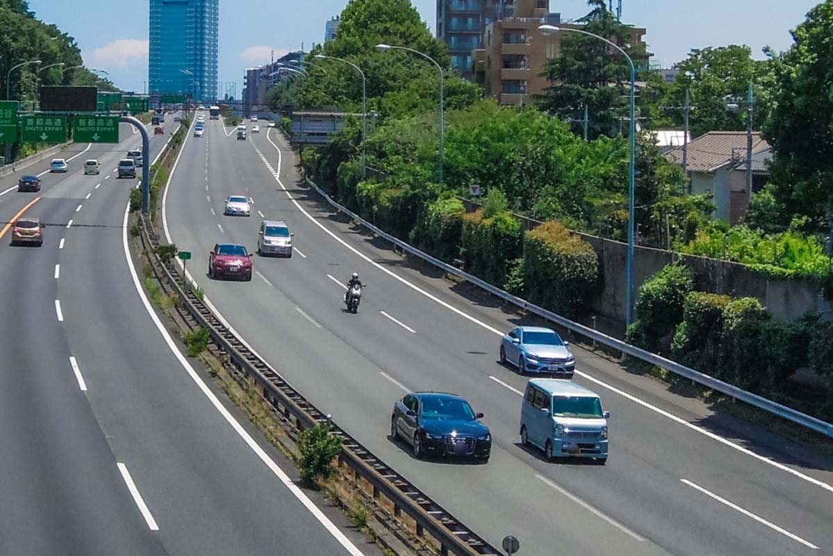 日本運転イメージ（画像：写真AC）