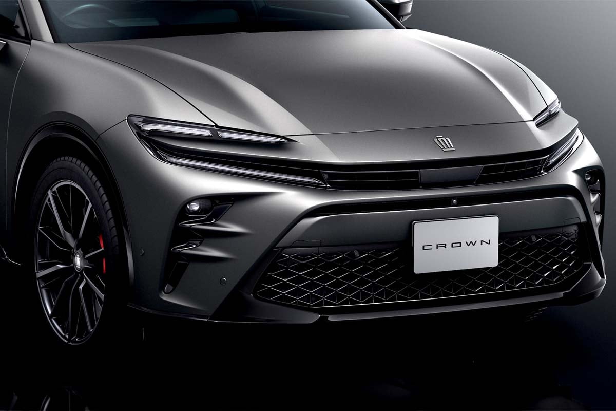 マットカラーを施したクラウンクロスオーバー特別仕様車「THE LIMITED-MATTE METAL」（画像：トヨタ自動車）