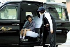 「子どもだけでタクシー」は贅沢なのか――母親の就業率8割超で家庭内送迎は崩壊？ 所有を捨てる新たな暮らし方とは