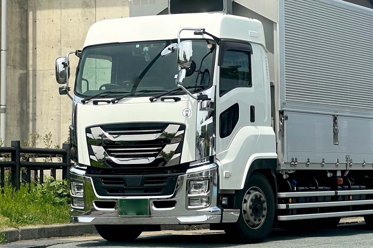 物流トラック(画像:写真AC)