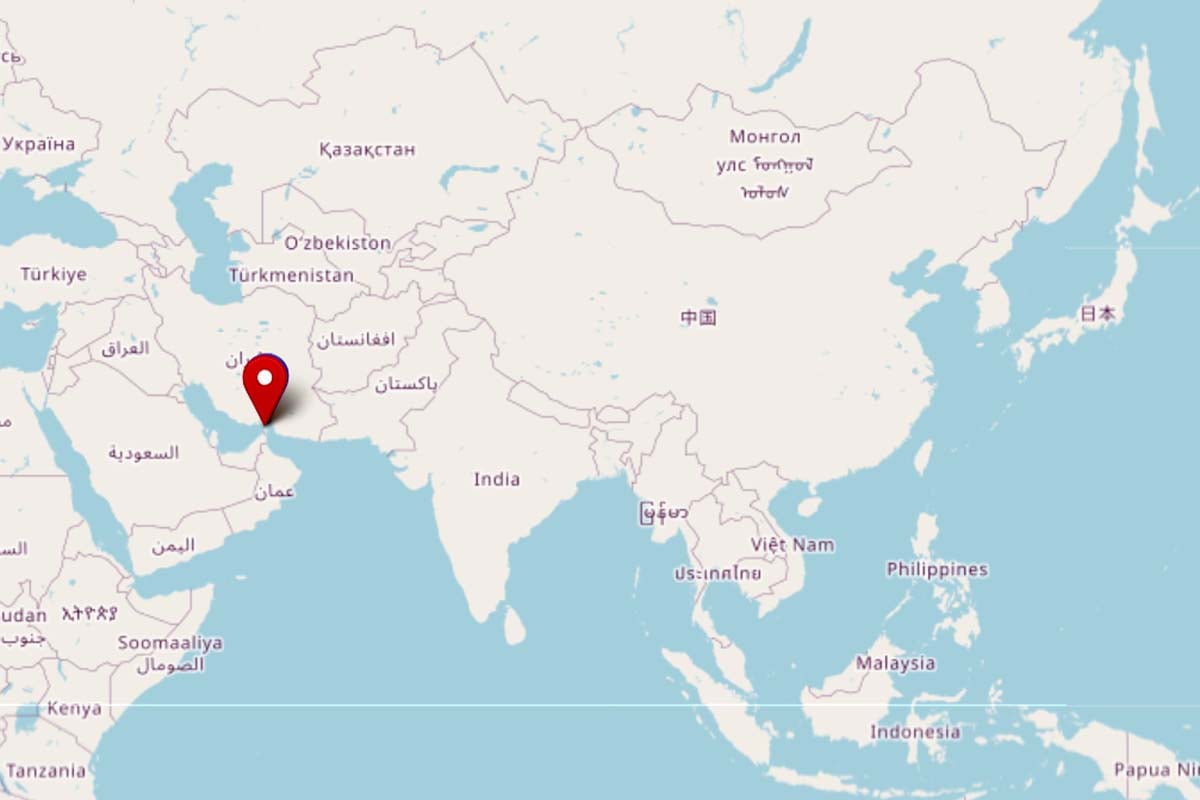 ホルムズ海峡の位置（画像：OpenStreetMap）