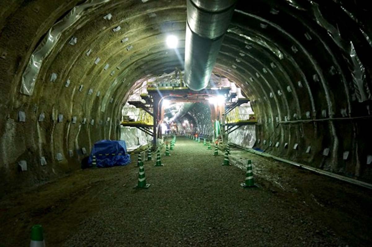 道路のトンネル工事（画像：写真AC）