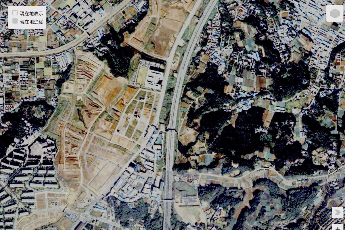 1990年頃の「都筑PA」周辺の航空写真（画像：国土地理院）
