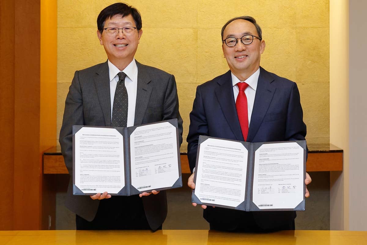 左から鴻海精密工業・董事長 劉揚偉氏、三菱電機・執行役社長 漆間啓氏（画像：三菱電機）