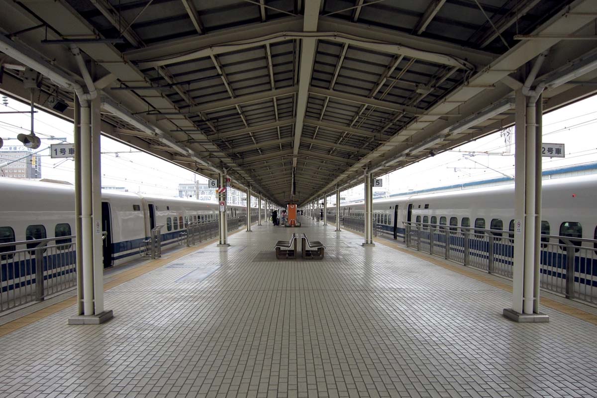 三島駅（画像：写真AC）