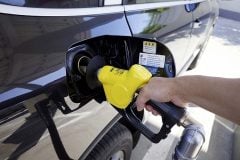 欧州車「ハイオク指定」の不都合な真実――なぜ「本国の大衆車」は日本で高級燃料を求めるのか？