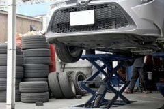 消えゆく「街の整備工場」――なぜ年収「480万円」でも人手が集まらないのか？ 6兆円市場で進む残酷な「適者生存」