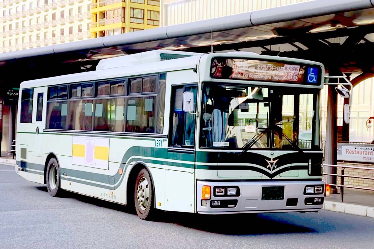 京都市バス（画像：写真AC）