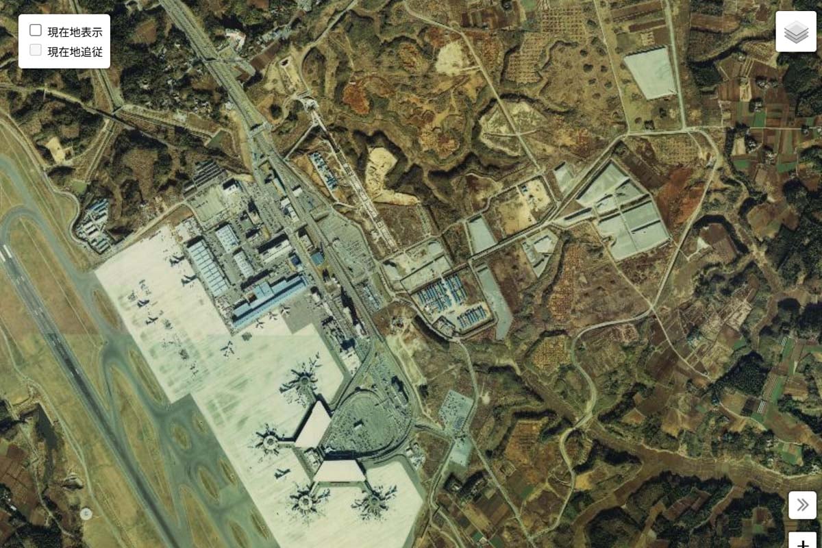 1980年頃の「成田空港」周辺の航空写真（画像：国土地理院）