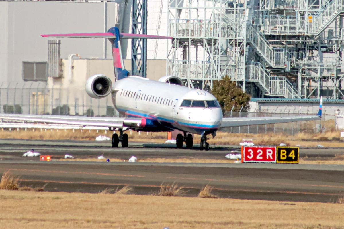飛行機（画像：写真AC）