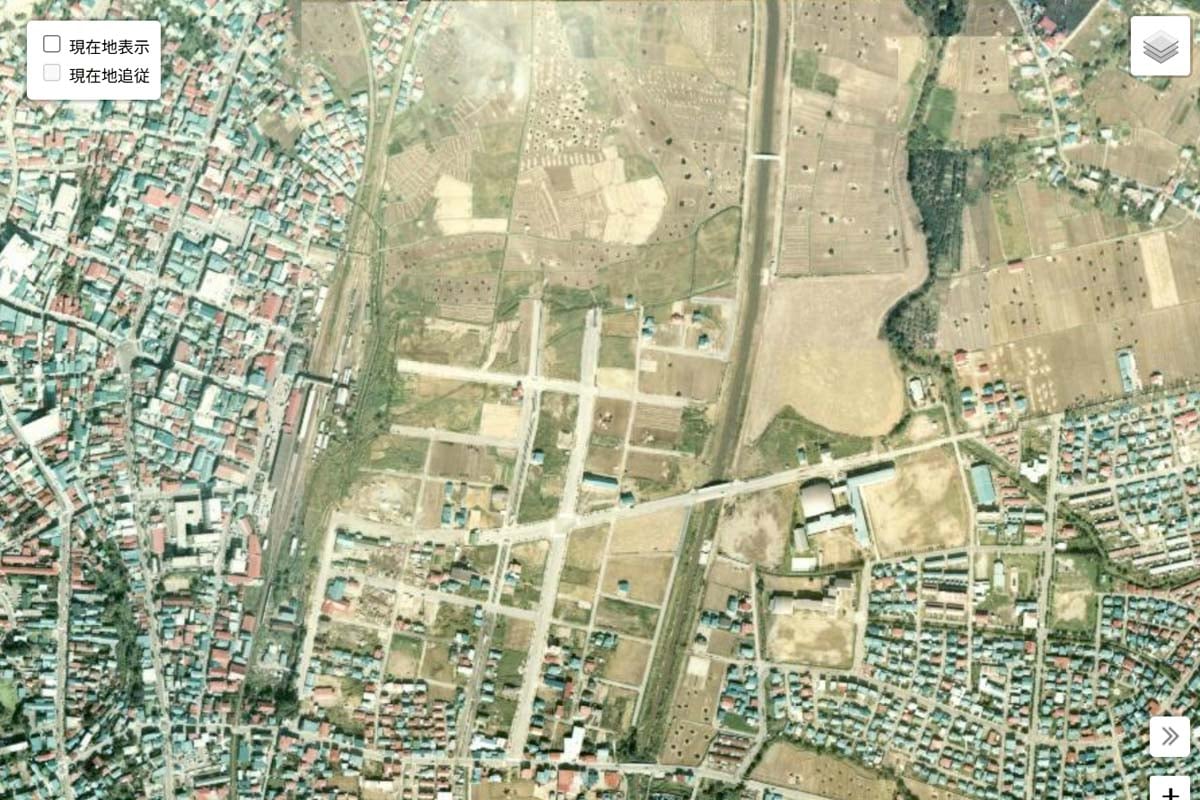 1975年頃の「津軽五所川原駅」周辺の航空写真（画像：国土地理院）