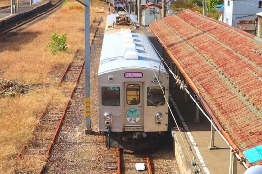 2年後に運行休止! かつてJRと競った「北国の鉄路」、観光列車と巨額支援が続いても事業継続が難しくなったワケ