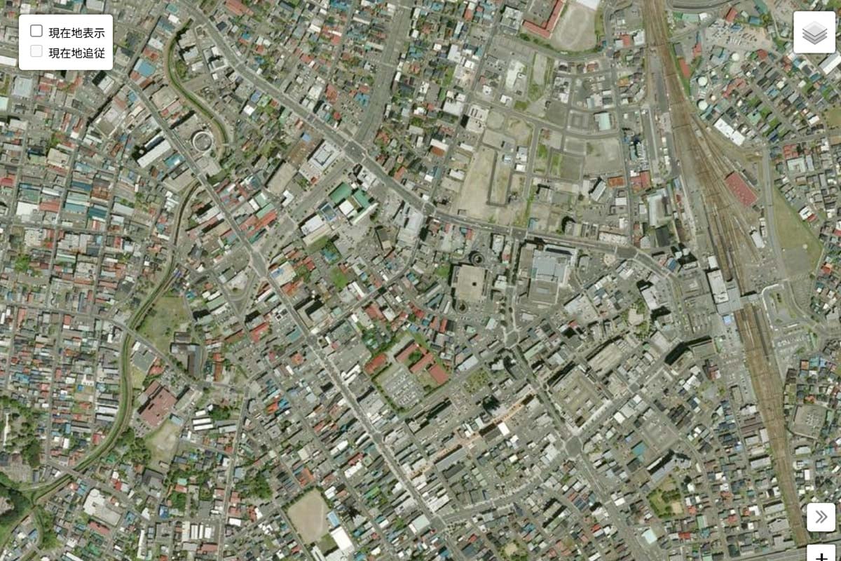 現在の「中央弘前駅」周辺の航空写真（画像：国土地理院）