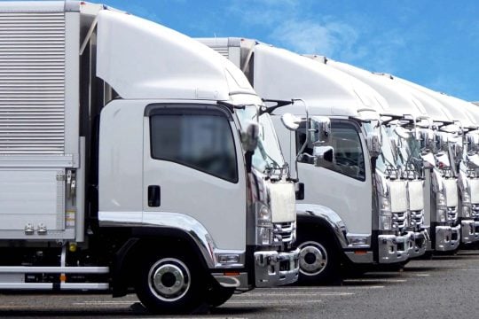 「真面目に払ったら会社が潰れる」 運送業界などに広がる社保料・税金滞納倒産! 2025年度221件で過去2番目の高水準