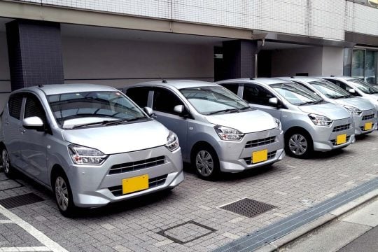 社用車は不要になる？ 6.7万台に拡大した「カーシェア網」、アルトバン撤退後に浮かぶ“持つか・借りるか”の選択圧