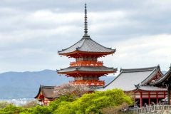 「GWは予定がありません」 平均予算2.7万円の裏で進む、連休を真っ二つに分けた“選民レジャー”の実像