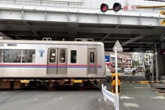 なぜ京成高砂は「忍耐の街」と呼ばれるのか？ 北総線乗り継ぎ6.2万人、スカイライナーすら速度を落とす現実とは