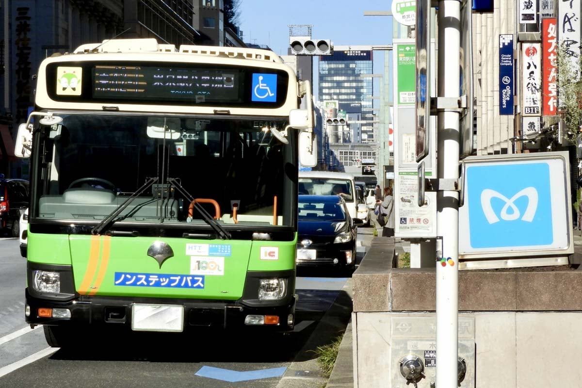 路線バス（画像：写真AC）