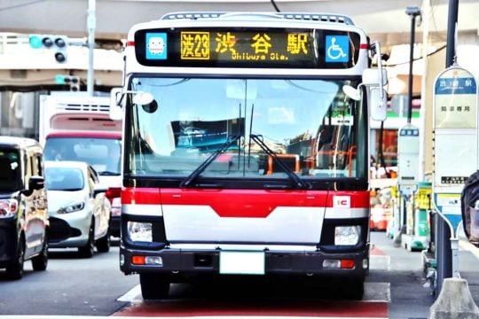 「路線バスは使いたくない」 わずか3.7％の衝撃――距離より優先される“徒歩で完結”という発想、子育て共働き世帯の本音