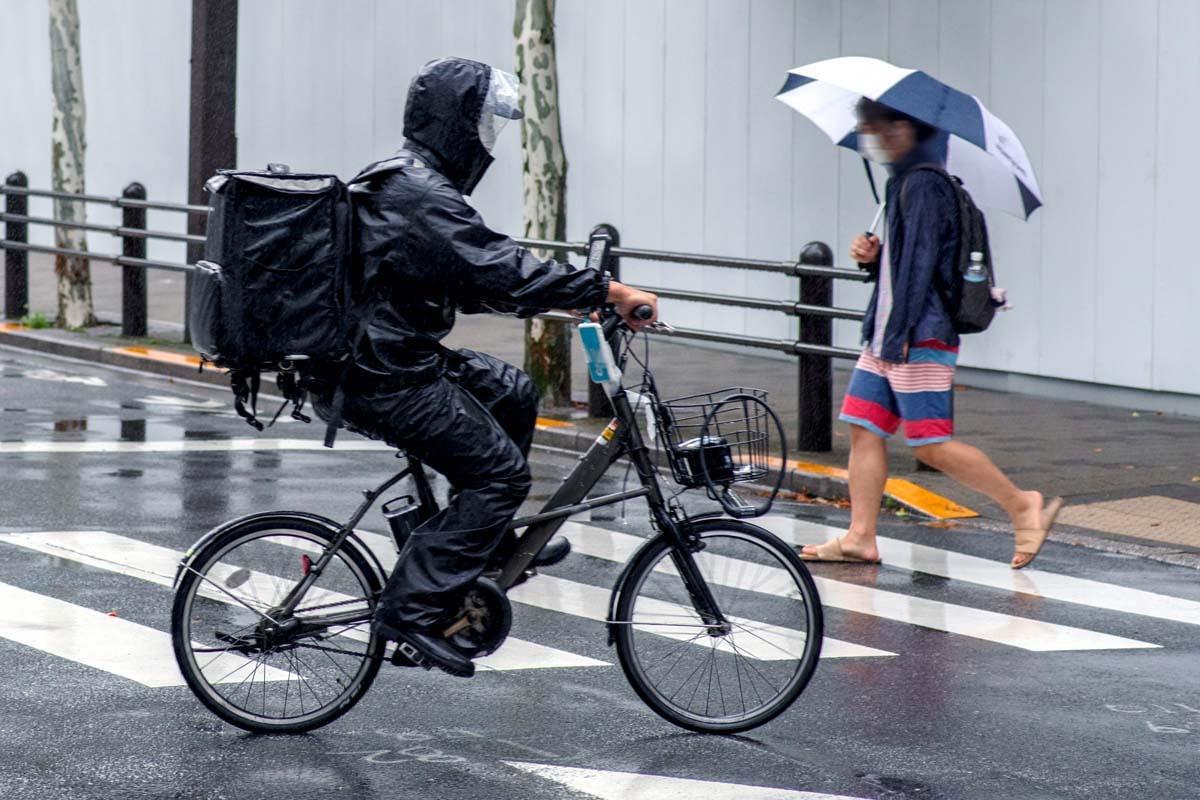 自転車を使ったデリバリーイメージ（画像：写真AC）