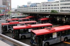 「地味な路線」をキャッシュレス化？ 北陸の路線バス会社が“平日78便減”でも止まらない根本理由