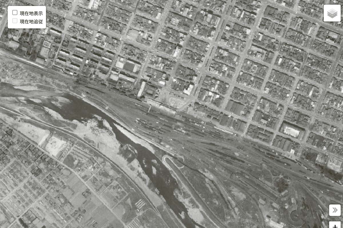 1963年頃の「旭川駅」周辺の航空写真（画像：国土地理院）