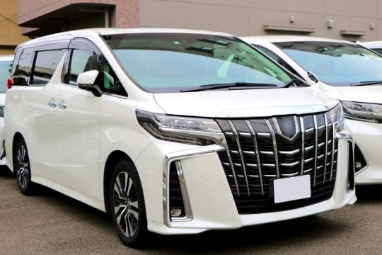 「子どもがいる ＝ ミニバン」はもう時代遅れ？ 資産3000万円層ですら崩れ始めた家族車の“定番像”