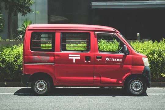 日本郵便「トラック2500台許可取り消し」が突きつけた限界――飲酒運転対策はなぜ“点呼依存”から脱却できなかったのか？