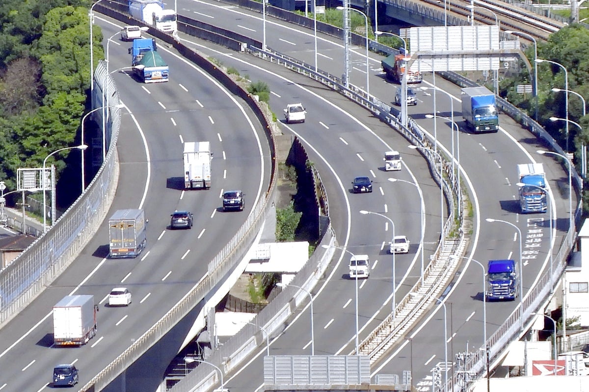 物流トラックのイメージ（画像：写真AC）