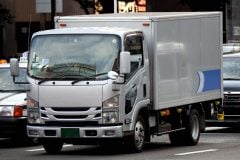 「良いトラックドライバーでありたい」 そんな善意が企業リスクに変わる？ 10%の現場で続く“隠れ手伝い”が荷主を追い詰める