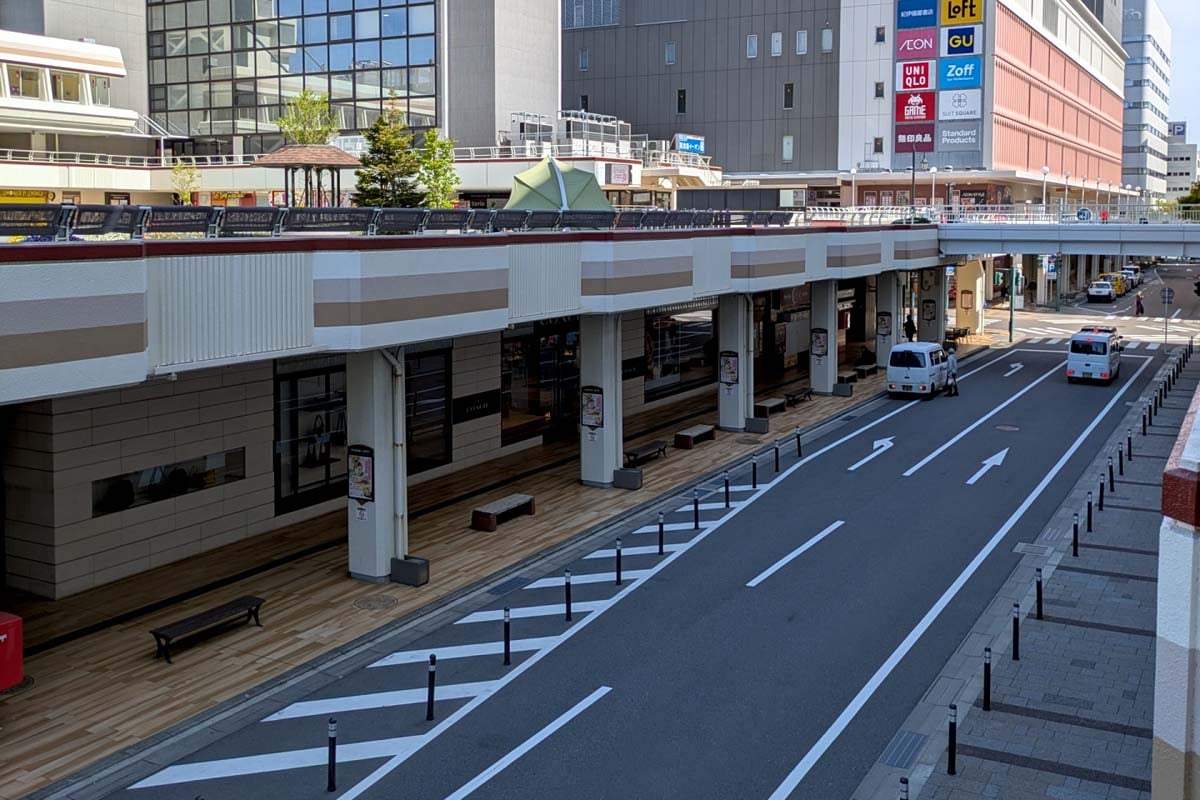 万代シティ通り（画像：写真AC）