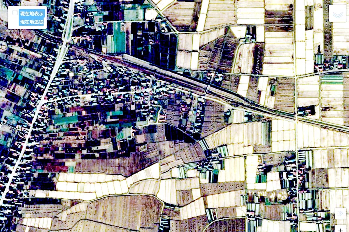 1975年頃の「新函館北斗駅」周辺の航空写真（画像：国土地理院）
