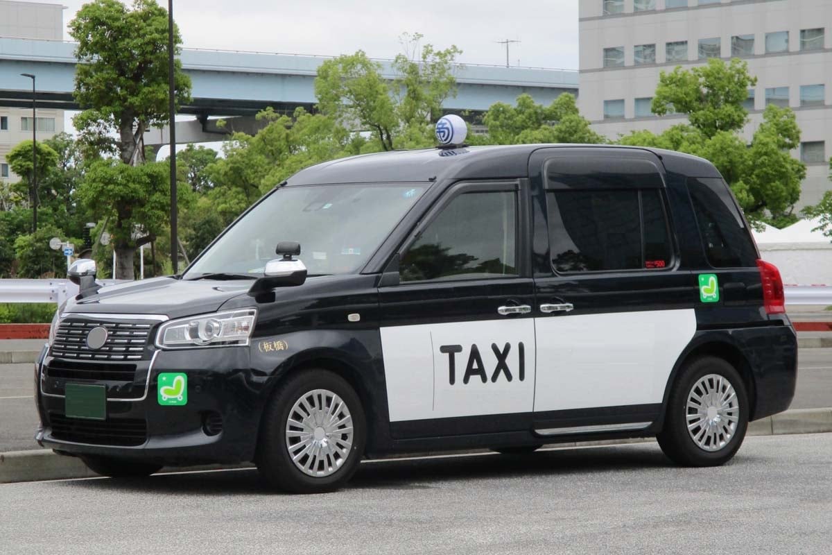 タクシー（画像：写真AC）