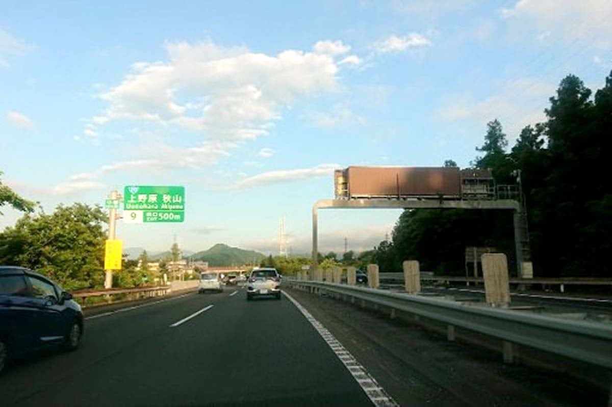 中央道下り線。上野原IC付近（画像：都野塚也）