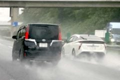 40代の99%が「雨天運転」に恐怖？ もうすぐ梅雨、日常運転に潜むギャップが突きつける見過ごされた課題とは