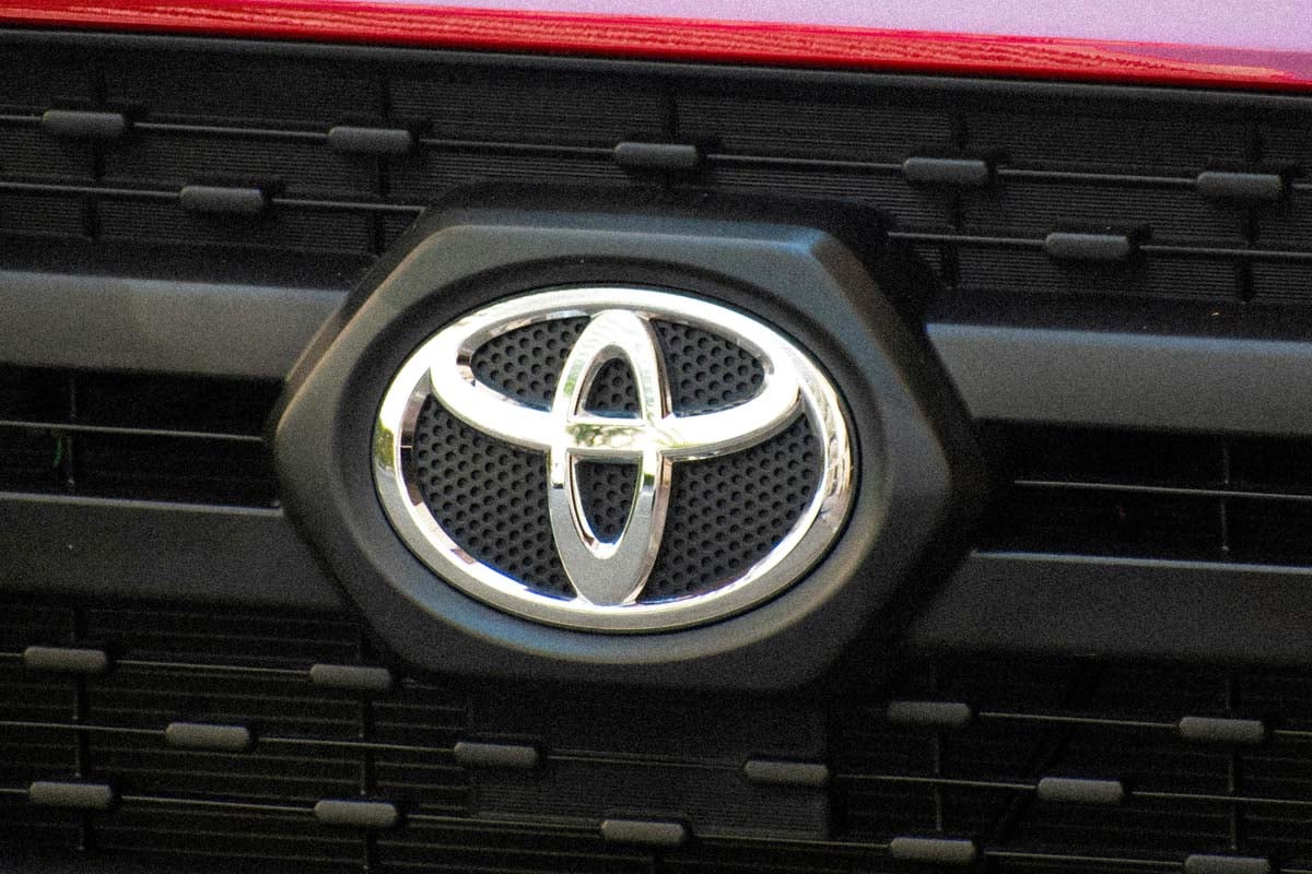 トヨタのロゴマーク（画像：Pexels）