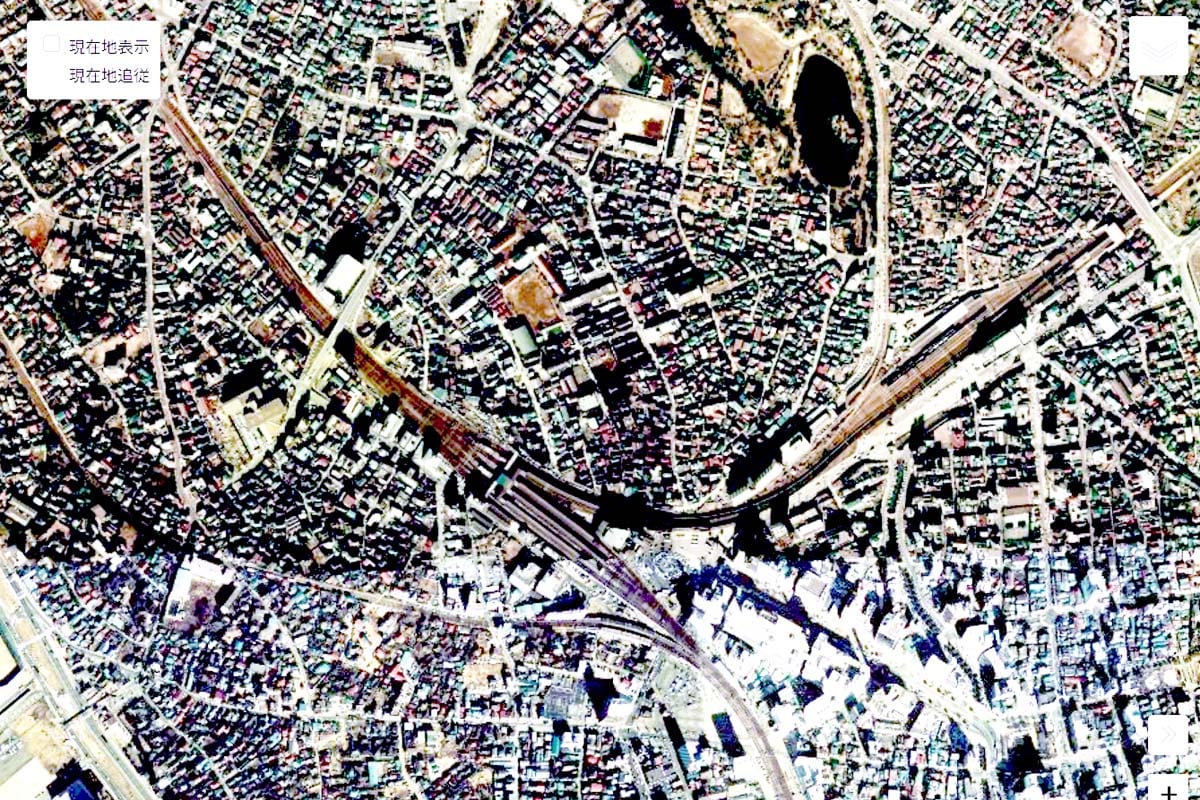 1975年頃の「千葉駅」周辺の航空写真（画像：国土地理院）