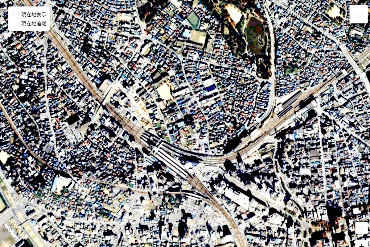 1990年頃の「千葉駅」周辺の航空写真（画像：国土地理院）