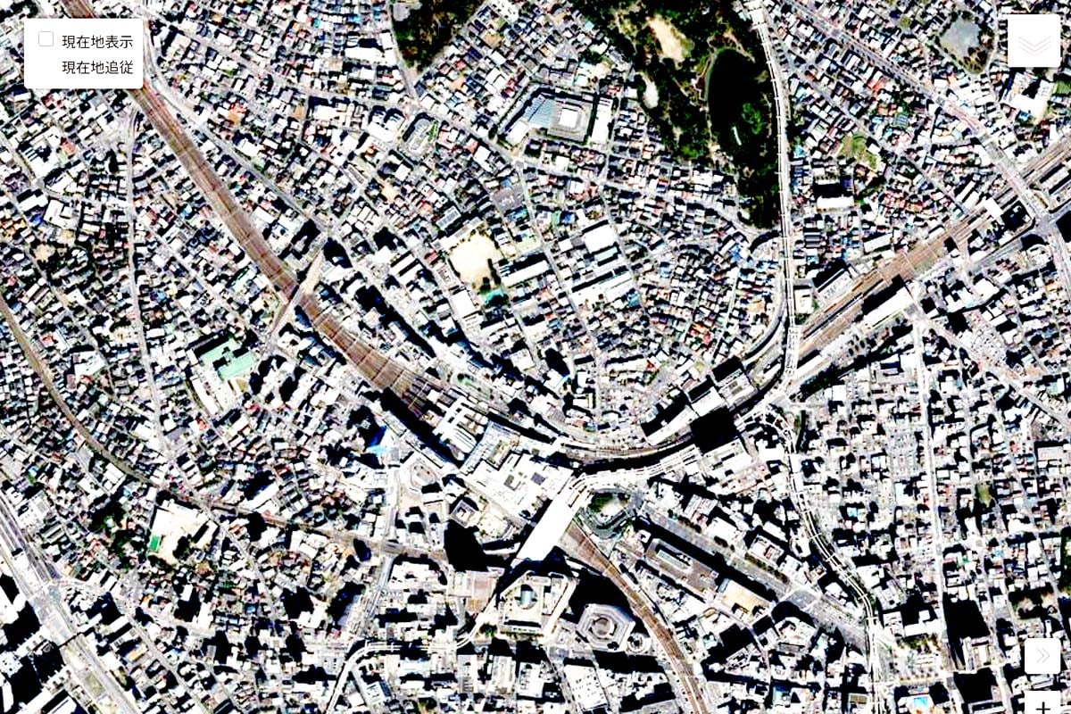 現在の「千葉駅」周辺の航空写真（画像：国土地理院）