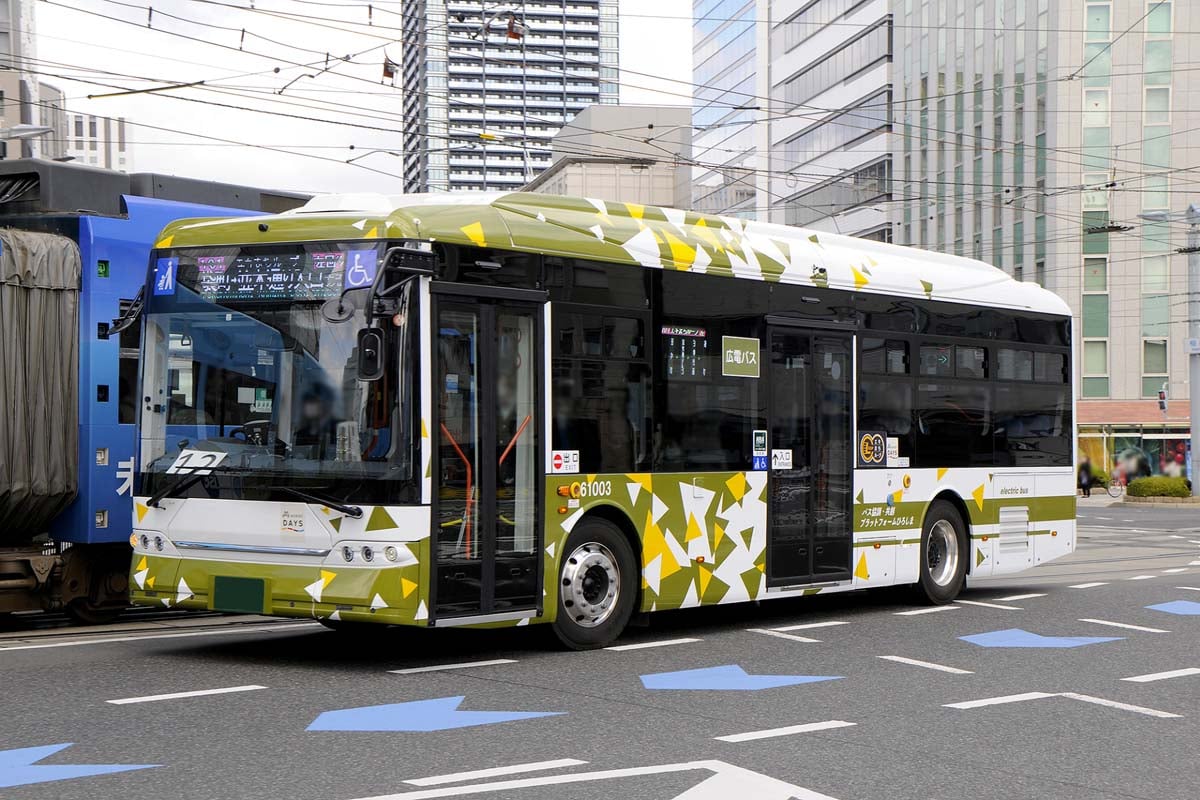 広島電鉄の路線バス(画像:写真AC)