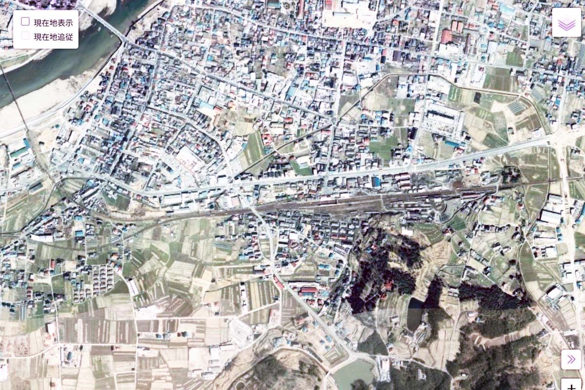 1975年頃の「三次駅」周辺の航空写真（画像：国土地理院）