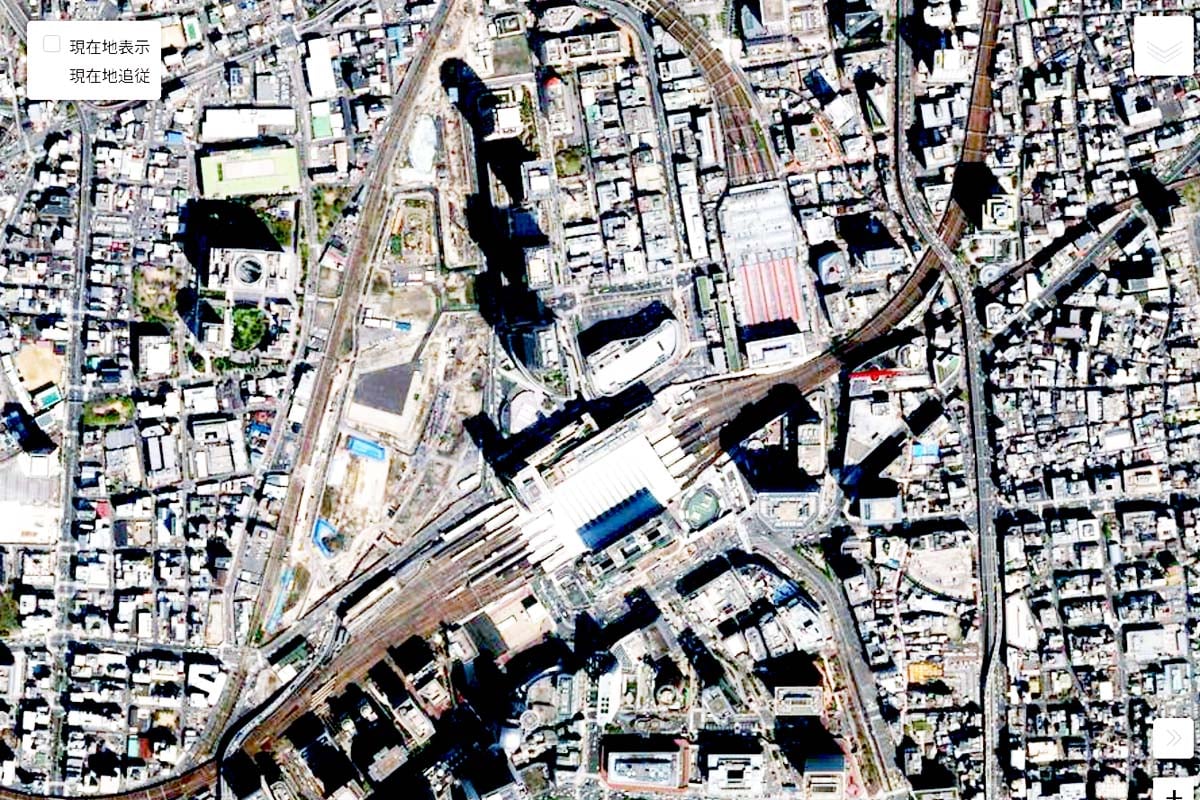 現在の「梅田駅」周辺の航空写真（画像：国土地理院）