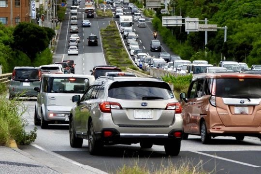 「もうマイカーで遠出はしません」 長距離ドライブは“コスパ最悪”なのか？ 4割が車移動を減らした、見えない出費の正体