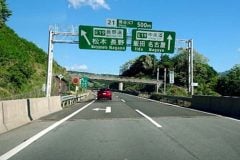 なぜ岡谷JCTの事故は「41件」増えたのか？ それでも工事を止められない根本理由
