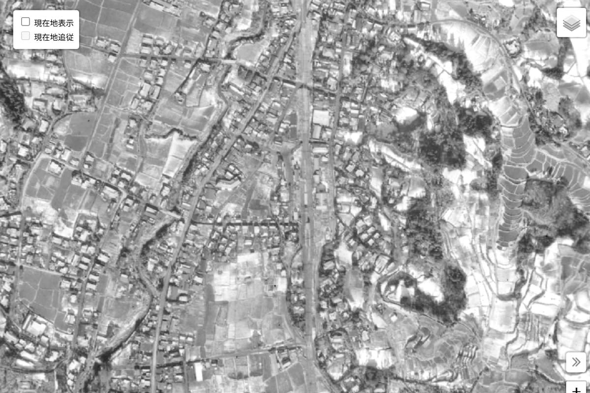 1947年頃の「上大岡駅」周辺の航空写真（画像：国土地理院）
